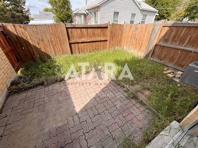 Building Photo - 330 N 100 E