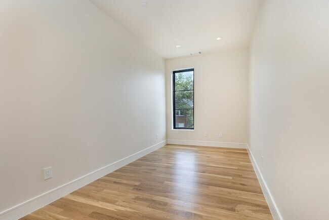 Building Photo - 4203 Normandy Ave