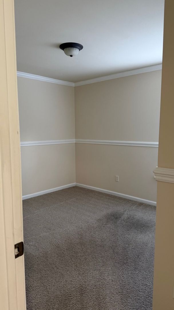 Building Photo - 505 Chartwell Dr