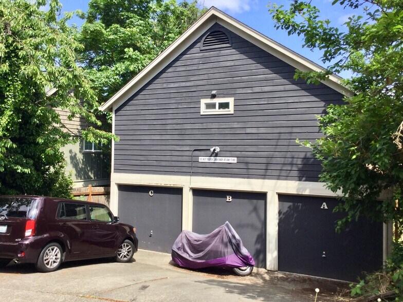 Building Photo - 1707 27th Ave