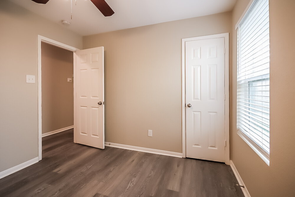 Building Photo - 5226 El Tigre Ln