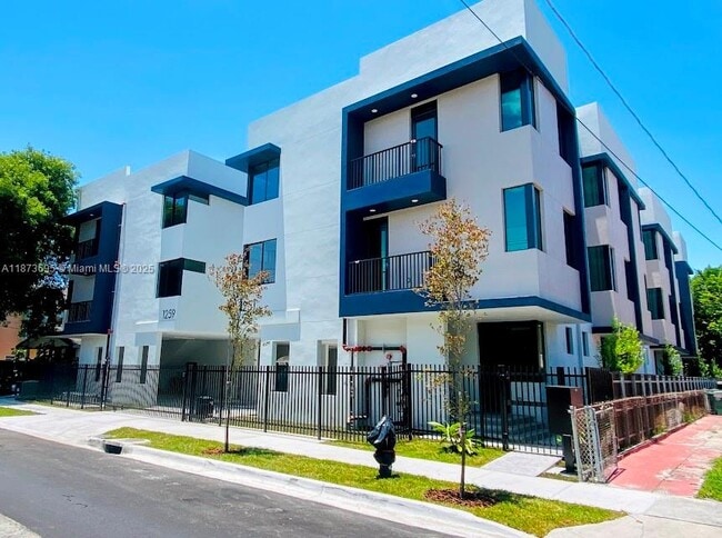Building Photo - 1251 SW 3rd St