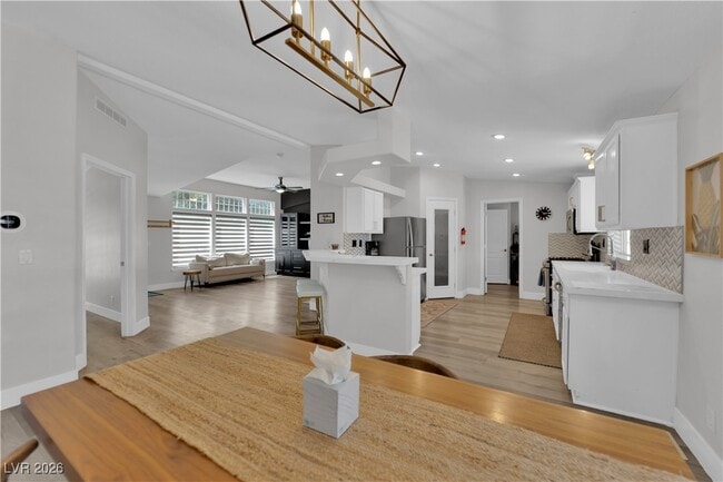 Building Photo - 6425 W Quail Ave