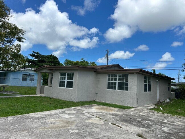 Building Photo - 22115 SW 115th Ave