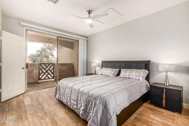 Building Photo - Lovely unit at Mira Vista Condominiums