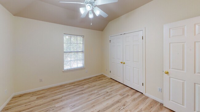 Building Photo - 15224 Calaveras Dr