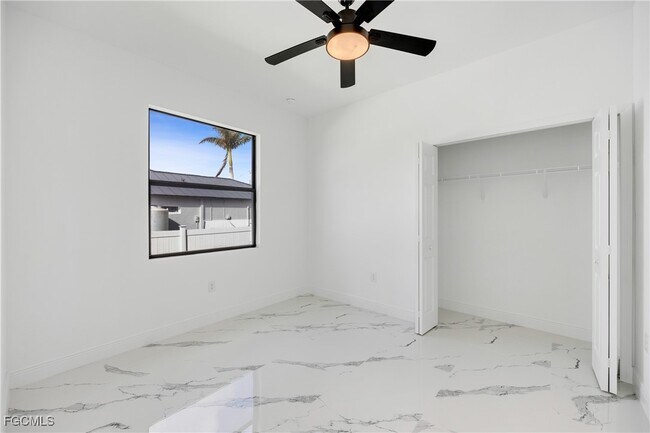 Building Photo - 2027 NW 16th Pl
