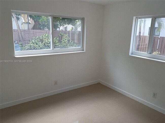 Building Photo - 3200 Mary St