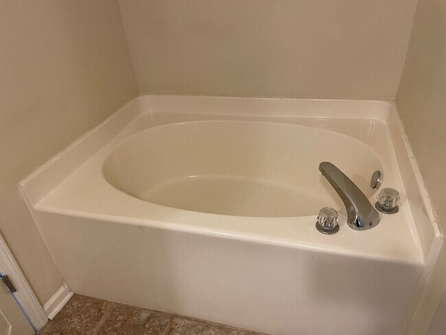 Building Photo - 126 Hayesbury Ct