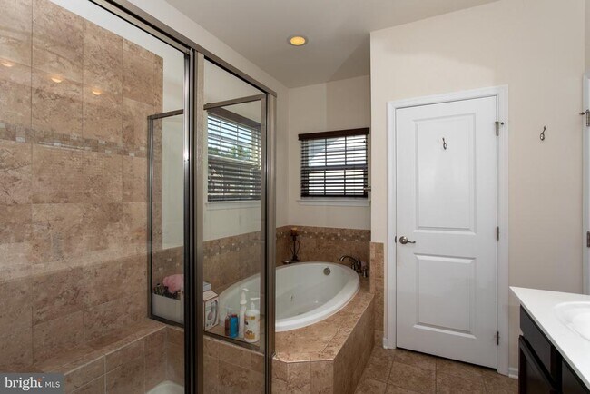 Building Photo - 2515 Baileys Pond Rd