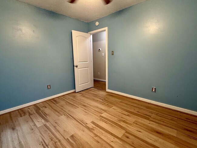 Building Photo - 5745 Waterwood Dr