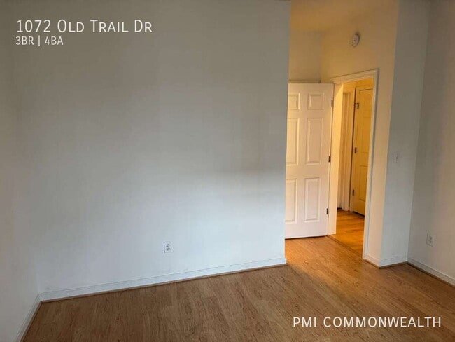 Building Photo - 1072 Old Trail Dr