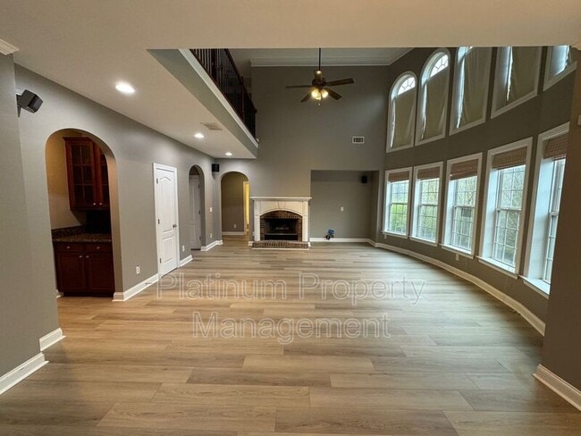 Building Photo - 917 Wallace Falls Dr
