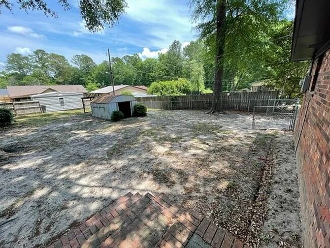 Building Photo - Cozy 3BR Ranch Home with Fenced Backyard in Springfield