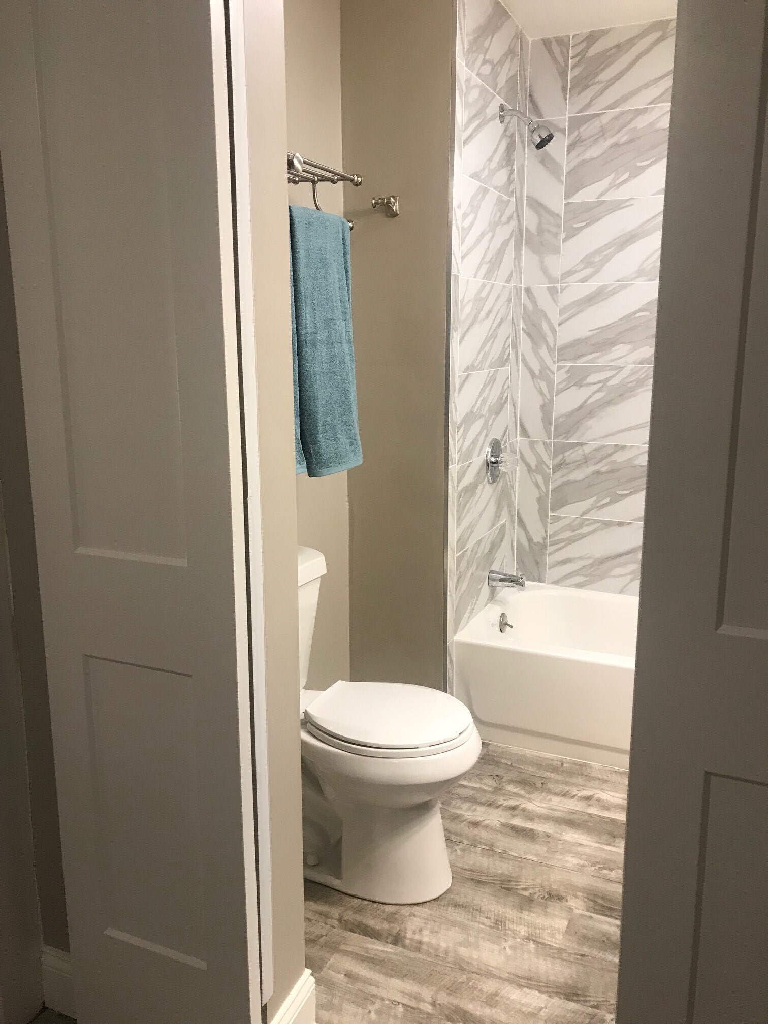 Bathroom 1 - 209 E 80 Terrace