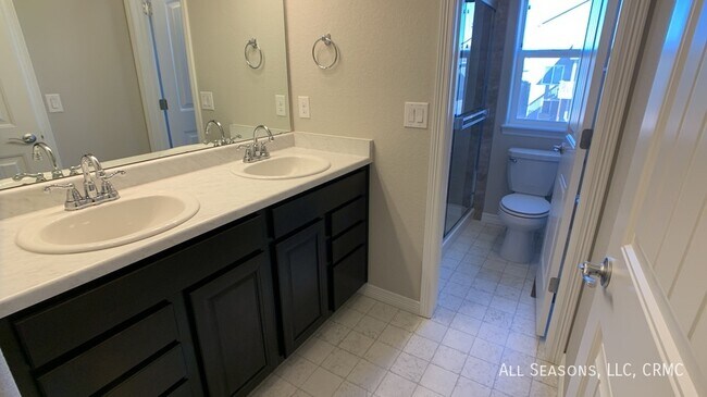 Building Photo - 10898 Saco Dr