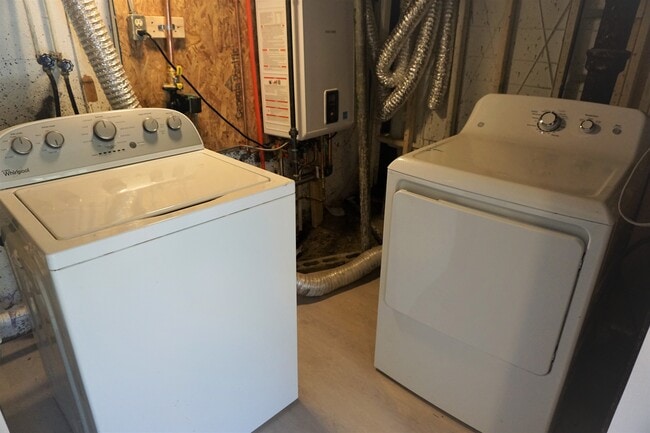 Building Photo - 49 E Transit St