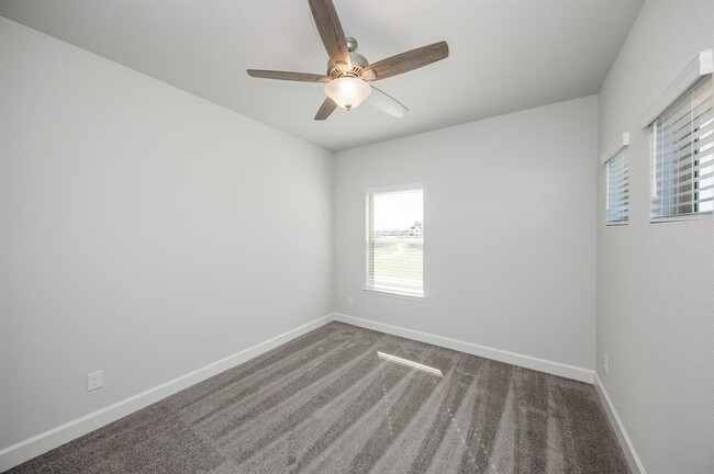 Building Photo - 29819 Breezy Pnes Lp