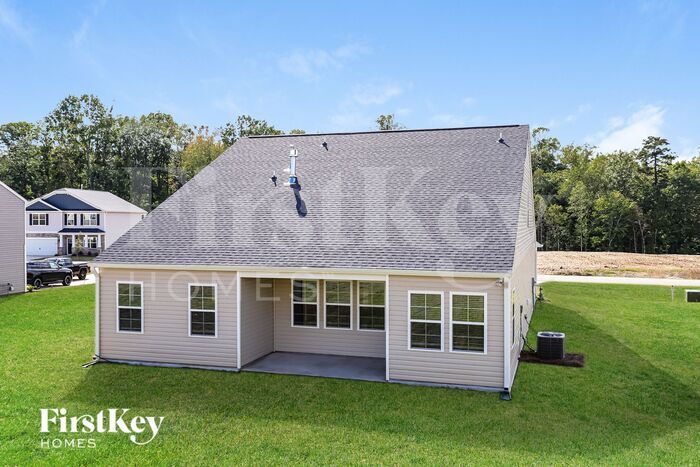 Building Photo - 353 Willowbrooke Way