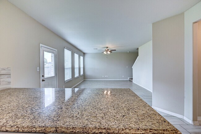 Building Photo - 3303 Owl Hollow Dr