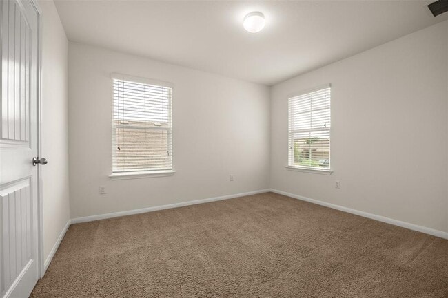 Building Photo - 404 Pentire Way