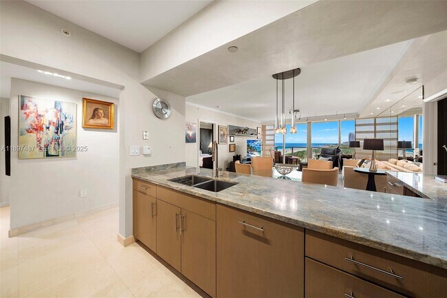 Building Photo - 1455 Ocean Dr