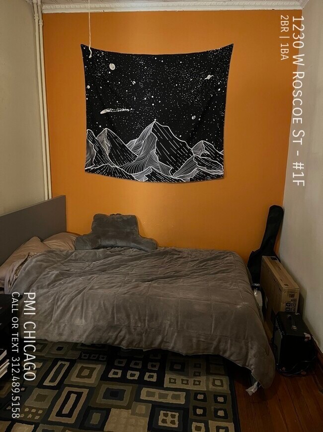 Building Photo - 1230 W Roscoe St