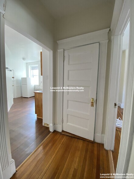Building Photo - 1695 Beacon St