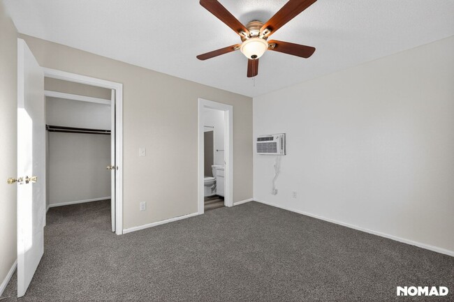 Building Photo - 820 Stone Mountain Ct