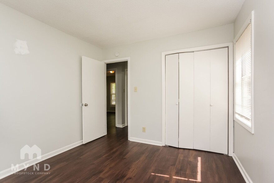 Building Photo - 2274 Ashland Dr
