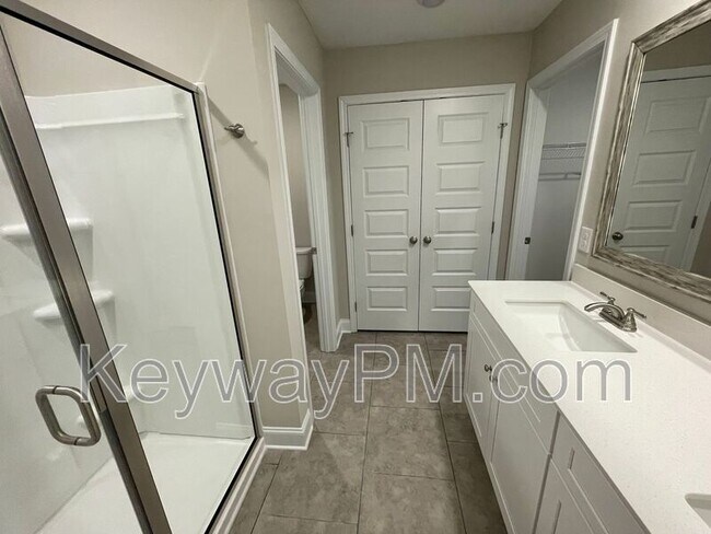 Building Photo - 3035 Venetian Dr