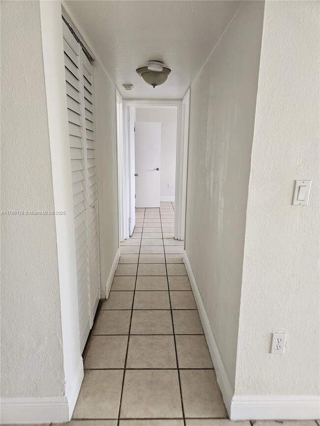 Building Photo - 1805 Sans Souci Blvd