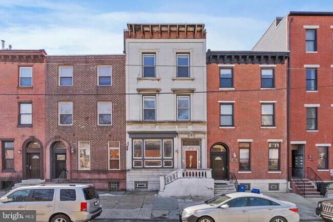 Building Photo - 1712 W Girard Ave