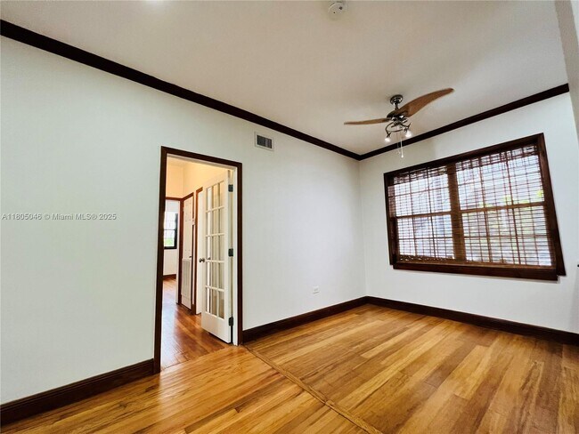 Building Photo - 1470 Lincoln Terrace