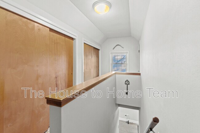 Building Photo - 405 Farrell St