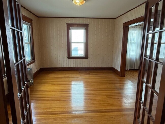 Building Photo - 63 Park St