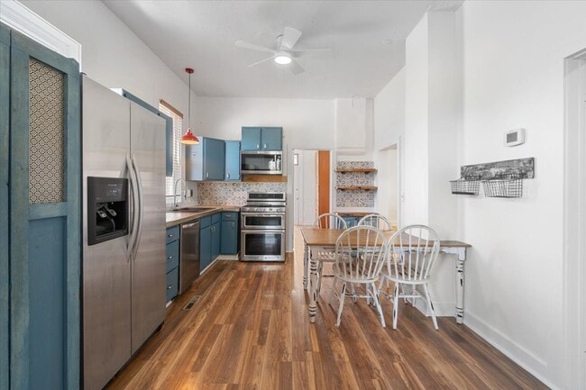 Building Photo - 1103 Lipan St