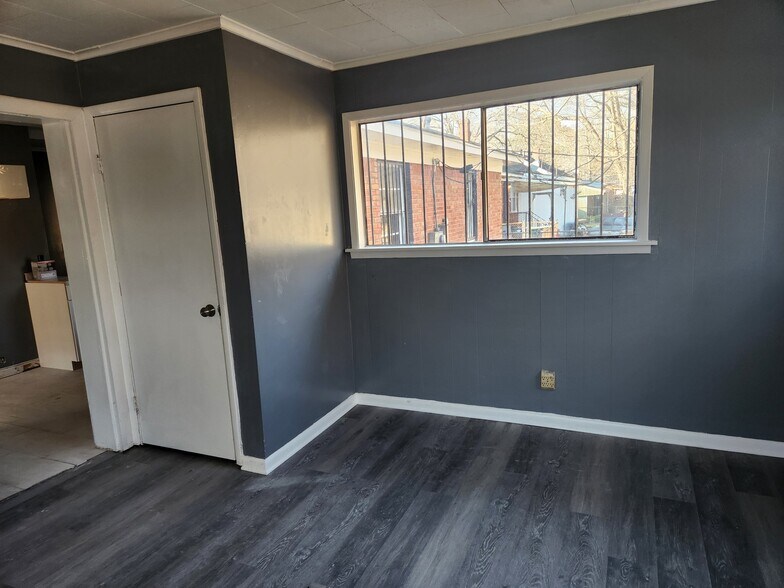 Building Photo - 3580 Gowan Dr