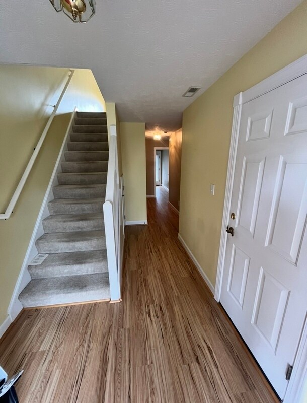 Building Photo - 367 Mainsail Dr