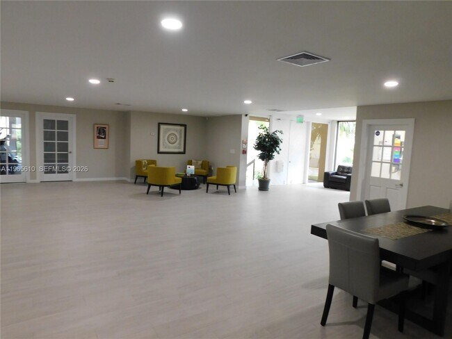 Building Photo - 8065 SW 107th Ave