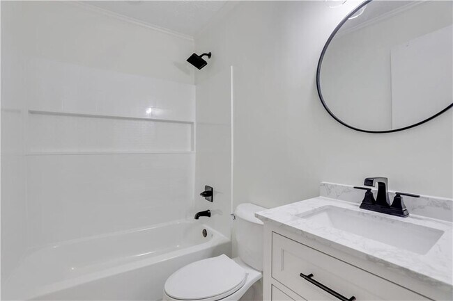 Building Photo - 4684 Ben Hill Dr