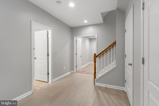 Building Photo - 8880 Olive Mae Cir