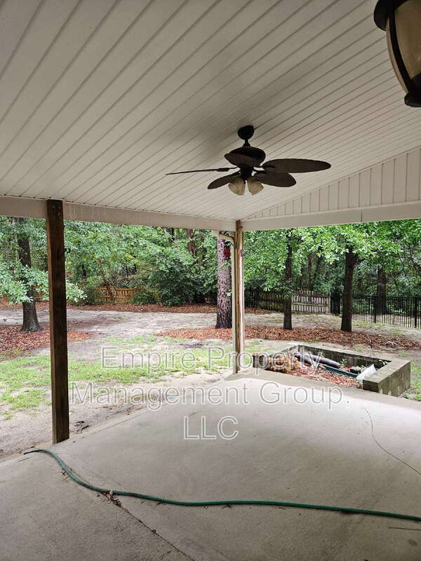 Building Photo - 202 Castlebury Dr