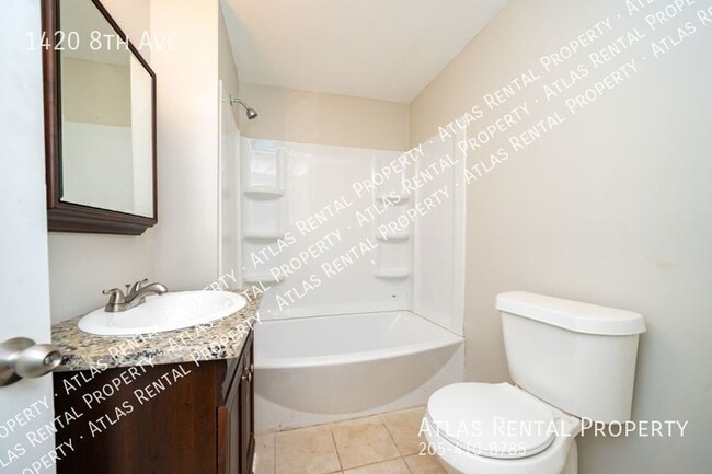 Building Photo - 1420 8th Ave