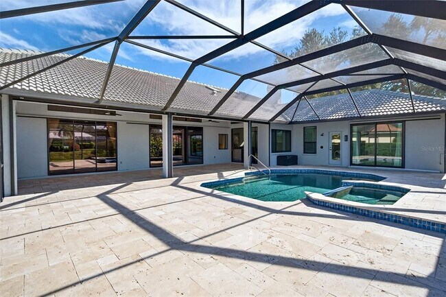 Building Photo - 8455 Woodbriar Dr