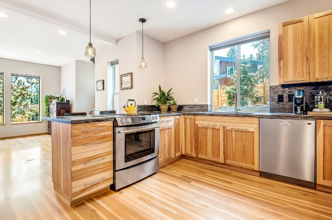 Building Photo - 19544 SW Century Dr