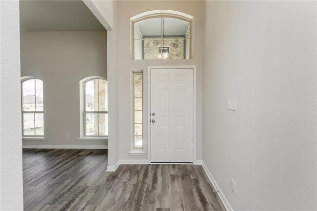 Building Photo - 5118 Leaning Tree