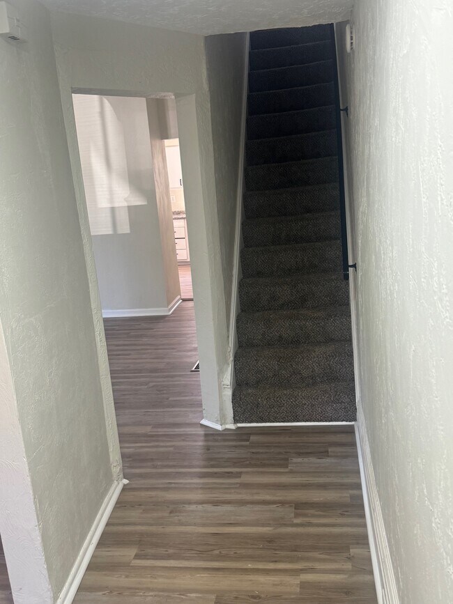 Building Photo - 6440 Dean St