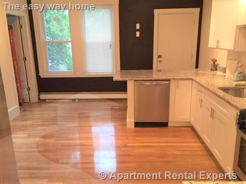 Building Photo - 231 Norfolk St