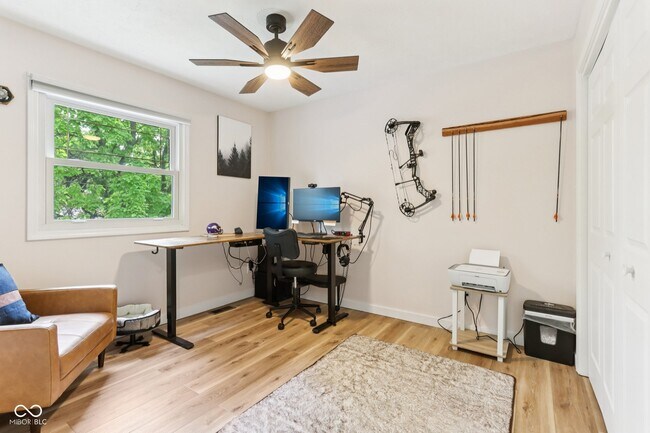 Building Photo - 521 Thornberry Dr